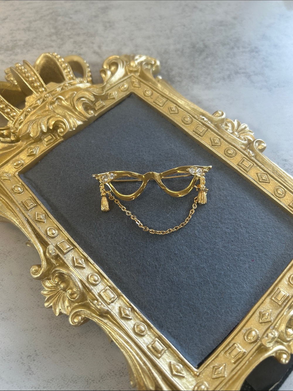 Avon Gold-Tone Eyeglasses Tassel Brooch